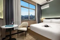 Unitour Hotel (Xiangxiang Dongfeng Square)