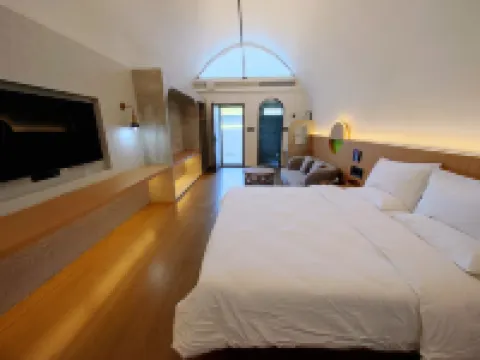 Ping Shun Banshan cave holiday estate