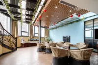 Luojiang Kaishenghao Hotel