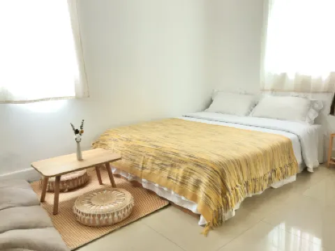 Sea Breeze inn โรงแรมใกล้หาดสิชอง