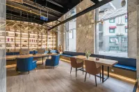 VOYAGE INTERNATIONAL HOTEL (Capital Airport New National Exhibition Store) - business