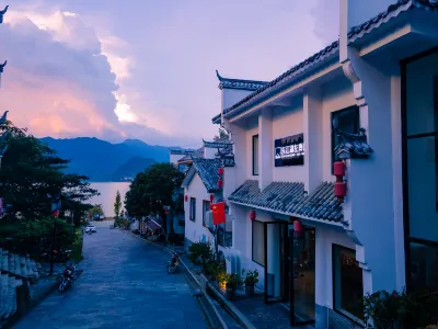 Dongjiang Lake Left Bank Homestay 쯔싱 호텔