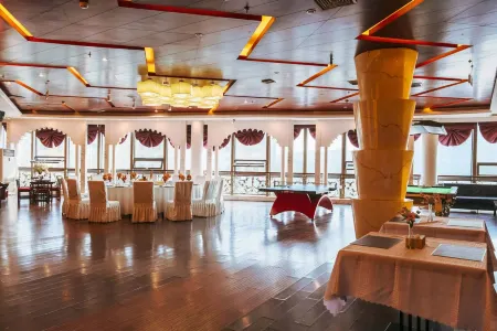 Honghao Holiday Hotel Отели рядом с достопримечательностью «Zhangbei Bashang Grassland»