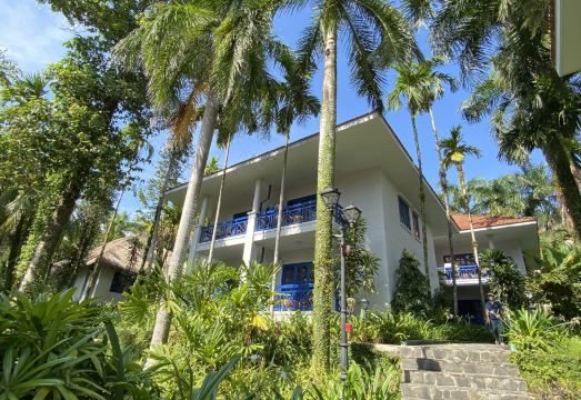 라주르 리조트 해변