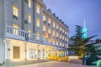 Wenshan Courtyard · Xuexiao Zhongshan Homestay (Dalian Railway Station Labor Park Subway Station)