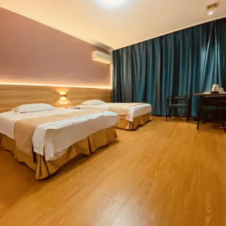 Yadu Hotel