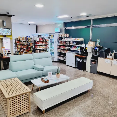 Jeju Top Island Hotel Отели рядом с достопримечательностью «Библиотека Чеджу»