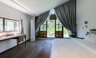 Pujiang Yishanmen Homestay