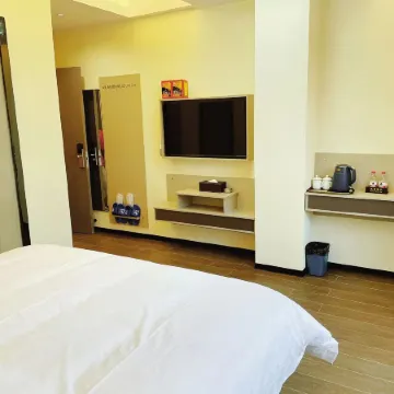 Luoding Lakeside Residence