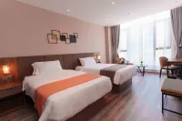 Homeinn Plus Hotel (Deyang Wuzhou Plaza Performing Arts Center)