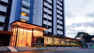 O2 Luxury Hotel Các khách sạn gần Huachiew Chalermprakiet University