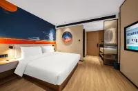 Ni Hao Hotel (Tianmen Wanda Plaza) Hotels near Zhongbai Warehouse (Tianmen Shopping Plaza)