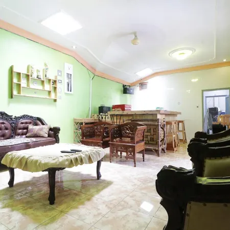 Waroeng Transit & Depary Homestay