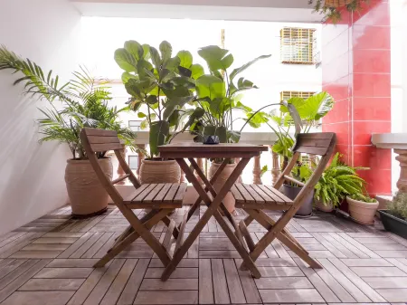 Lucky No.6 Tropical Garden