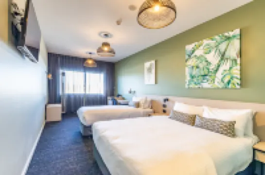 Nightcap at Commercial Hotel فنادق في غولد كوست