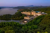 HENTIQUE RESORT TIANMU LAKE - Mountain view