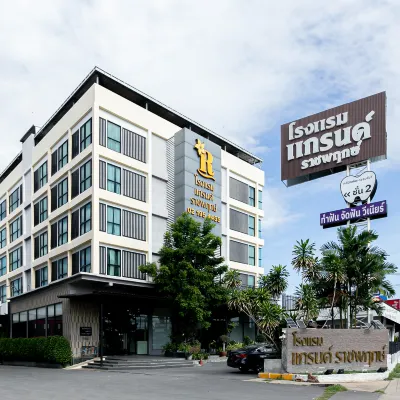 Grand Ratchapruek Hotel Отели рядом с достопримечательностью «Торговый центр Central Plaza WestGate»