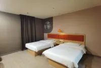 Yijia Hotel (Xinyi Railway Station Nanjing Road)