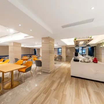 Kyriad Marvelous Hotel