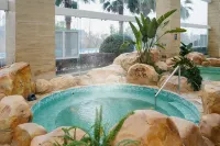 InterContinental Hotels HEILONG LAKE by IHG - parking