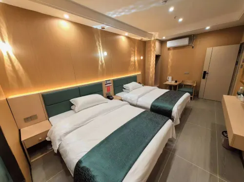 Haoyunlai Light Luxury Hotel (Tianquan Hospital of Traditional Chinese Medicine)