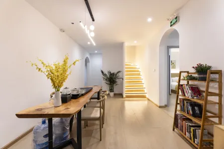 Xitang Moyin Homestay Отели рядом с достопримечательностью «Yongning Bridge»