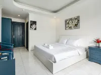 La Casona Hotel Hotels near District 7