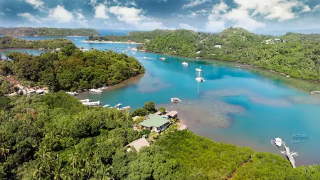 Edgewater Dive & Spa Resort