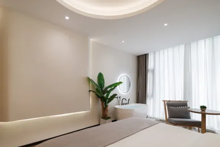 Chongqing Mingyuepeng Hotel (Hongyadong Jiefangbei Branch)