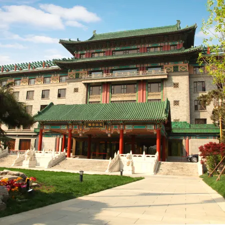Beijing Friendship Hotel Grand Builing Отели рядом с достопримечательностью «Хайдянь»