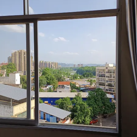 Longzhou Longteng Business Hotel