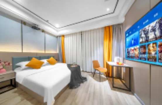 Yifan Light Luxury Hotel