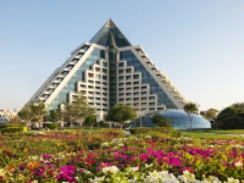 ラッフルズ ドバイ ドバイのホテル