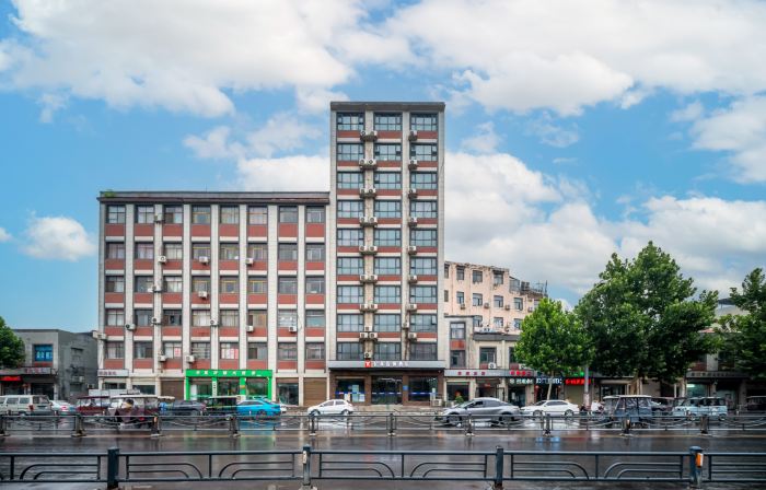 Yipai Chain Hotel (Qi County Bus Station)