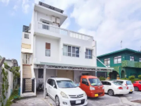 那覇空港25分/101㎡!3LDK/最大12名様まで/駐車場2台無料 浦添のホテル