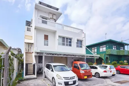 Wind Makiminato Отели рядом с достопримечательностью «Urasoe Dai Park»