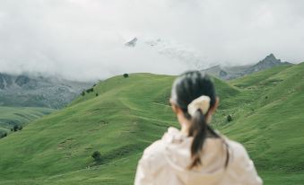 Litang River Cloud Resort Hotel