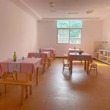 7 Days Premium (Chongqing Qianjiang Airport, High-Speed Railway Station) Отели рядом с достопримечательностью «Холл-Стрит Планирование Выставок»