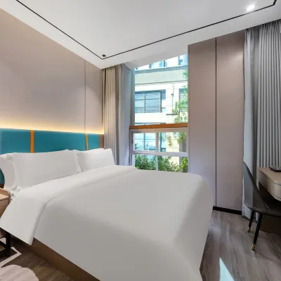 Zhiying Jiachen Apartment (Beijing Road Subway Station Branch) Hotel dekat Beijing Road