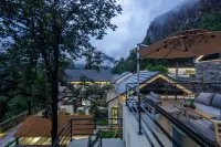 Six Six Mountain Villa (Bailigou Store, Xinxiang) Hotel a Huixian