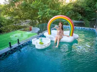 Zhangjiajie Four Seasons Lai · Riverside Resort Hotel (Baofeng Lake Scenic Area)