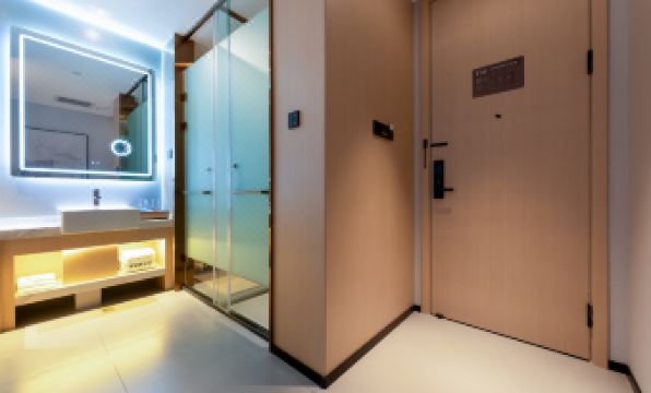 Korla Xishidun Zhiyue Hotel (People's Square Branch)