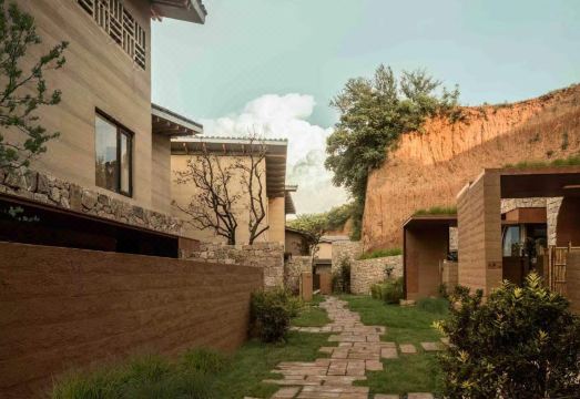 跃龙谷民宿外景图