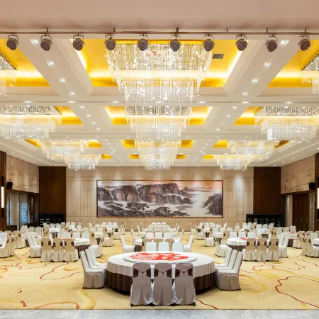 Hebi Yingbin Garden Hotel (Hebi East High-speed Railway Station)