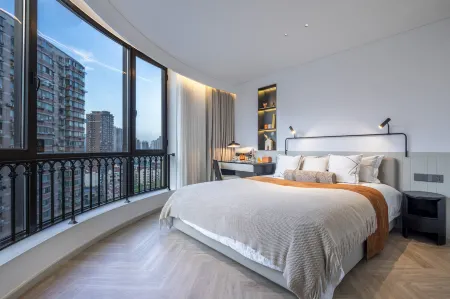 Blinq Residences Shanghai Jing'an Отели рядом с достопримечательностью «Liangcheng Park (West Gate)»