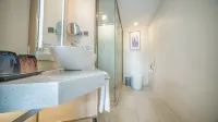 Lavande Hotel (Yibin University Town Convention and Exhibition Center)