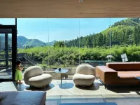 Tingjian Mount Mogan luxury design hostel