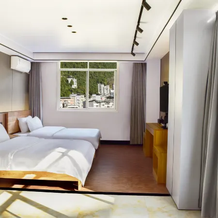 Fanhua Qili Hotel