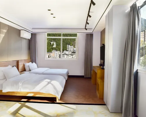 繁花棲裏ホテル 巴東のホテル