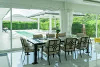 Pool Villa CoaSea - 2min from Thung wua lan Beach Hotels in Amphoe Pathio